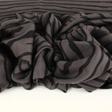 Load image into Gallery viewer, Lightweight Silk Cotton Print Deadstock - Line Up